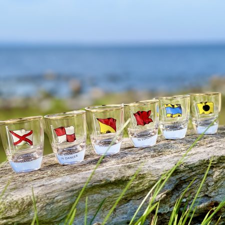 6 snapsglas med signalflaggor och guldkant