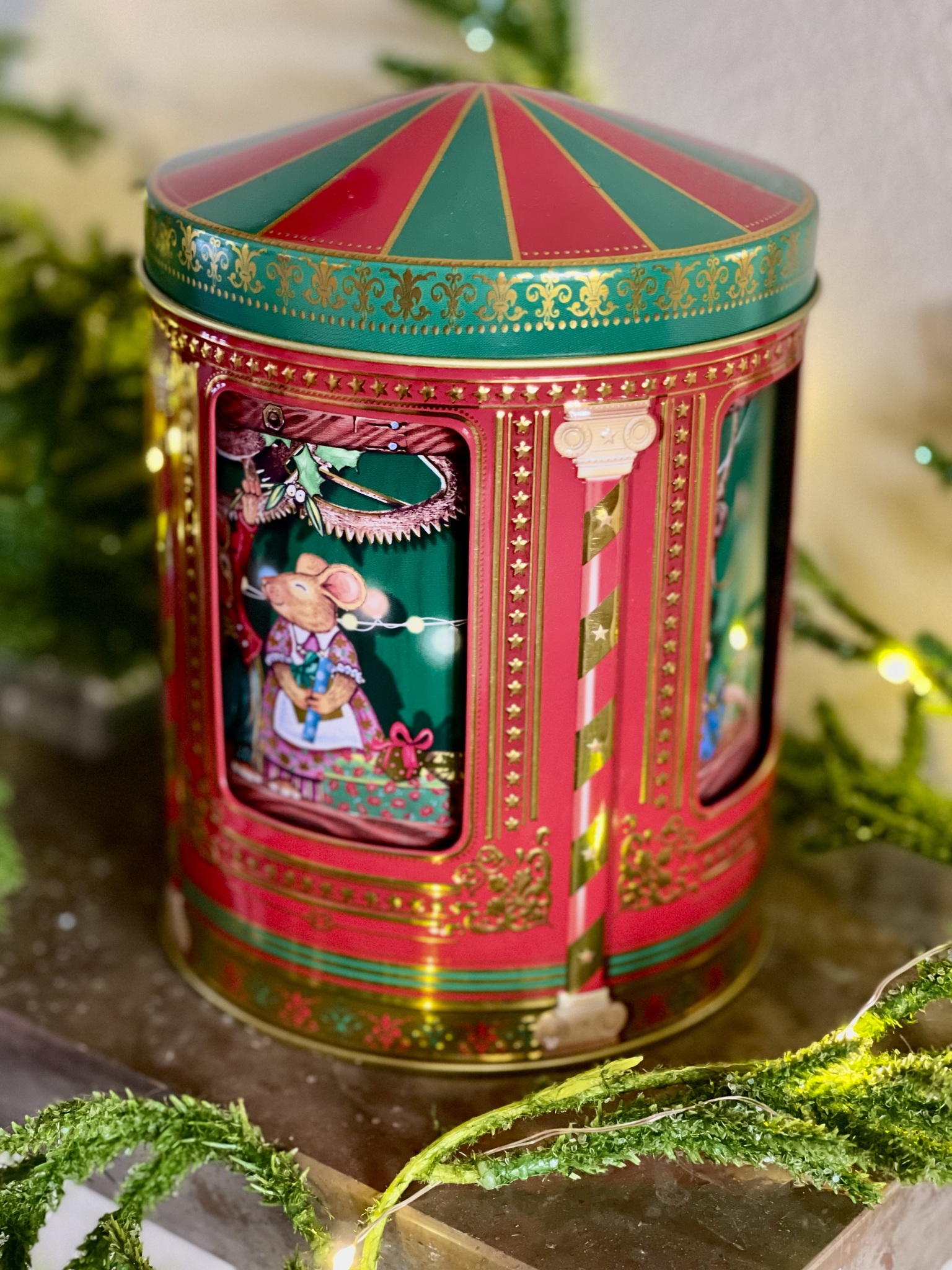 Plåtburk med speldosa ?Mössens julafton? - Bild 2