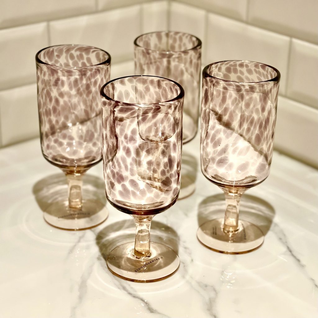 4-pack handblåsta glas på fot