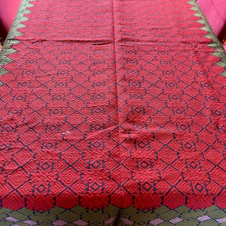 Vävd bordsduk (OBS! Liten fläck!)