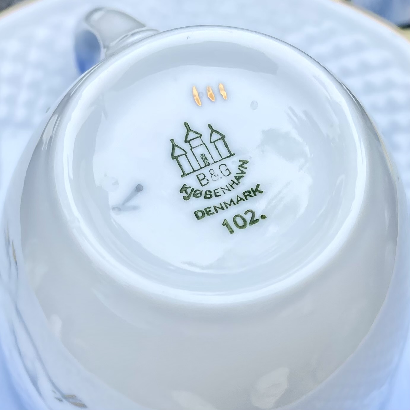 Kaffekopp med fat (guldkant) ?Blå Måsen? Bing & Grøndahl - Bild 3