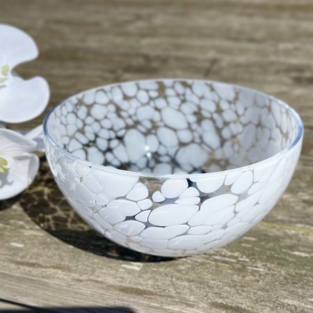 Glasskål med vitt mönster