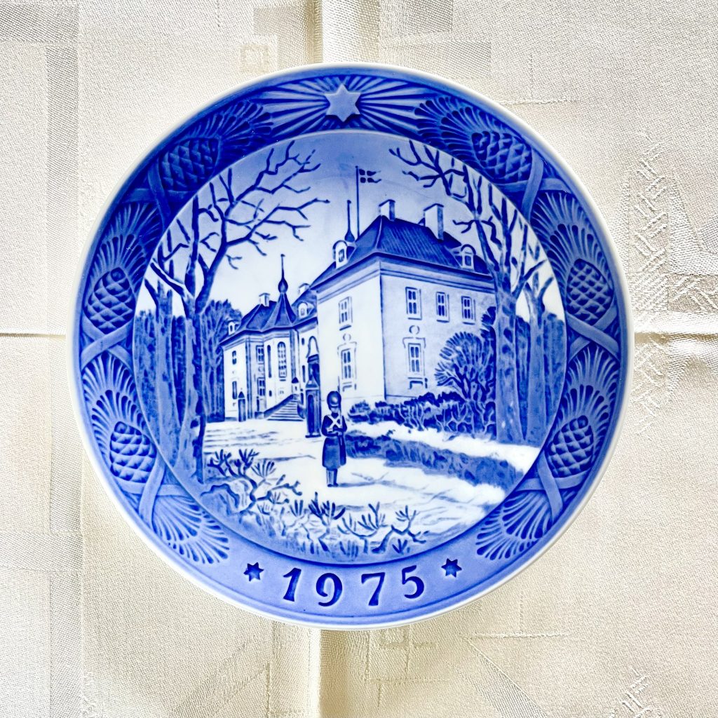 Jultallrik 1975 Royal Copenhagen "Marselisborg slot"