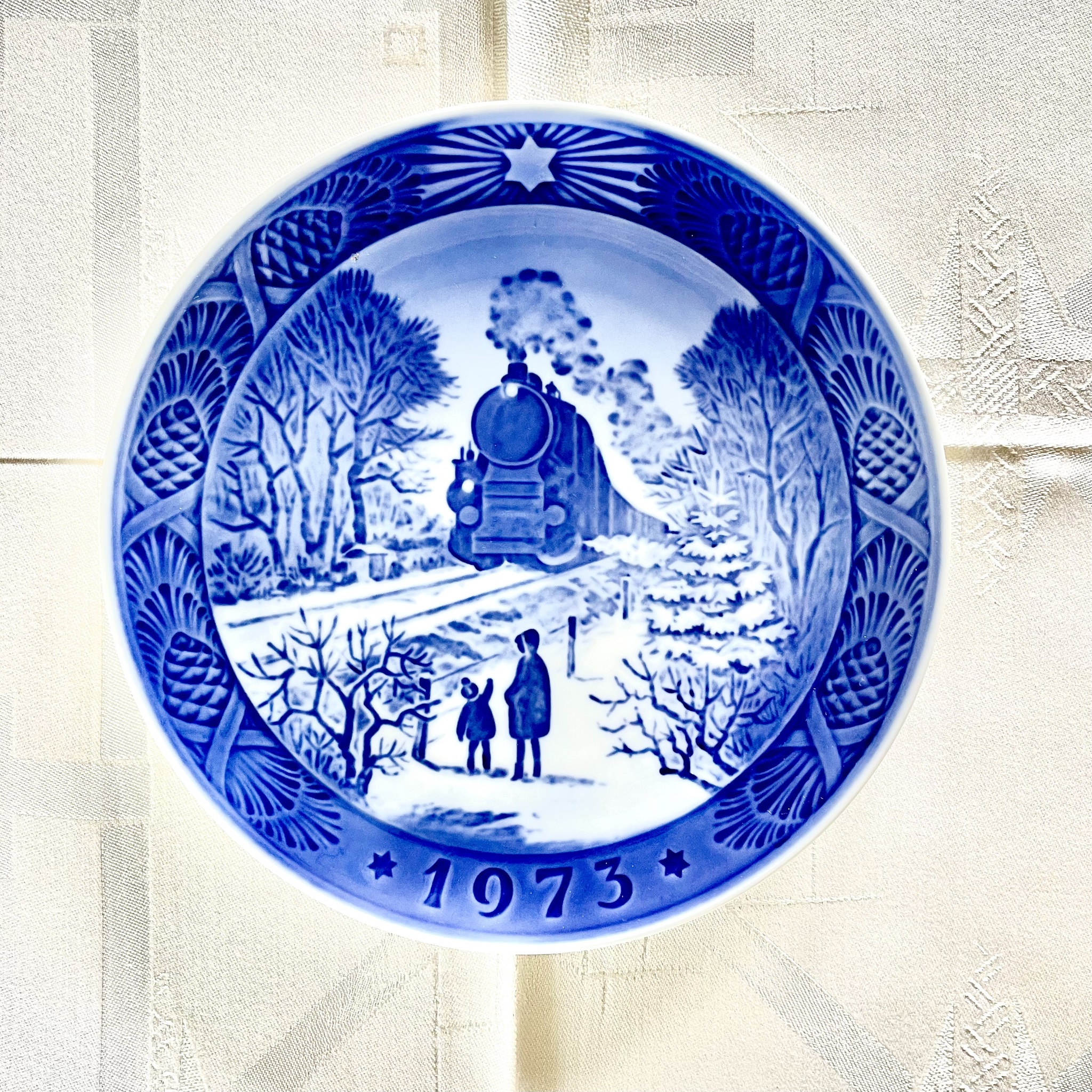 Jultallrik 1973 Royal Copenhagen "Hjem til jul"