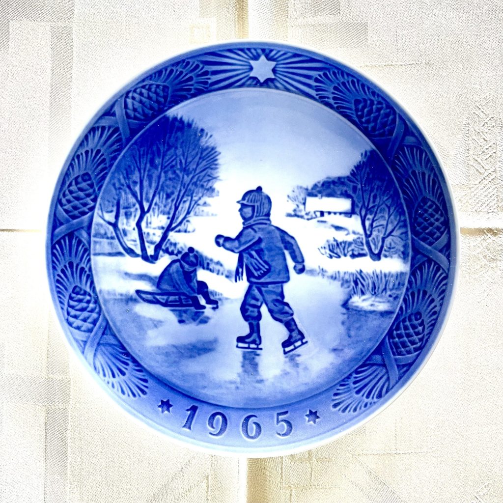 Jultallrik 1965 Royal Copenhagen "Små skøjteløpere"