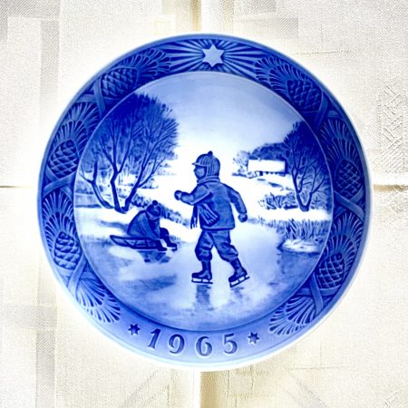 Jultallrik 1965 Royal Copenhagen "Små skøjteløpere"