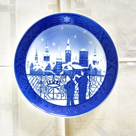 Jultallrik 1988 Royal Copenhagen "Julenat i København"