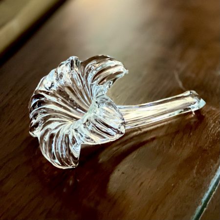 Glasvas för solitär blomma